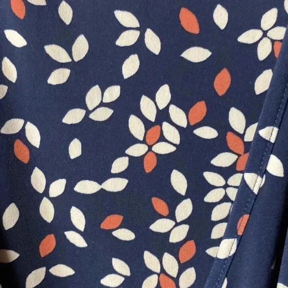 MOTHERHOOD MATERNITY WO SIZE LARGE WRAP DRESS NAVY W/ SALMON AND CREAM DESIGN - Picture 3 of 12